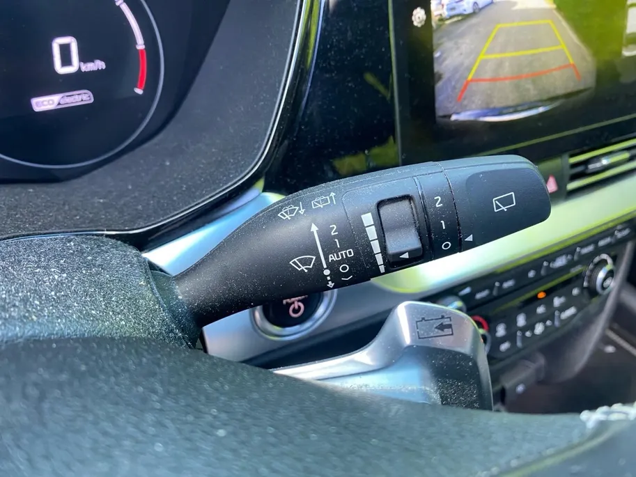 Kia e-Niro DynamicPlusLine 64 kWh Climate control | Stoel,- en stuurverwarming | Parkeercamera | Cruise control | Elek. schuif/kanteldak | 16 inch LM velgen |