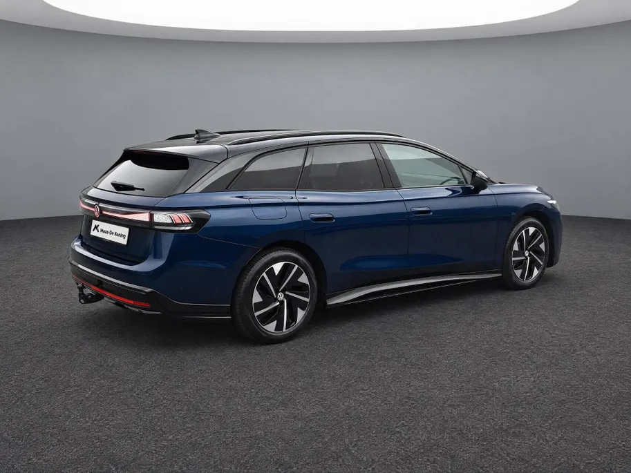 Volkswagen ID.7 Limited Edition Plus 77 kWh accu 286 PK · Trekhaak inklapbaar, met elektrische ontgrendeling · Draadloze telefoonlader ·