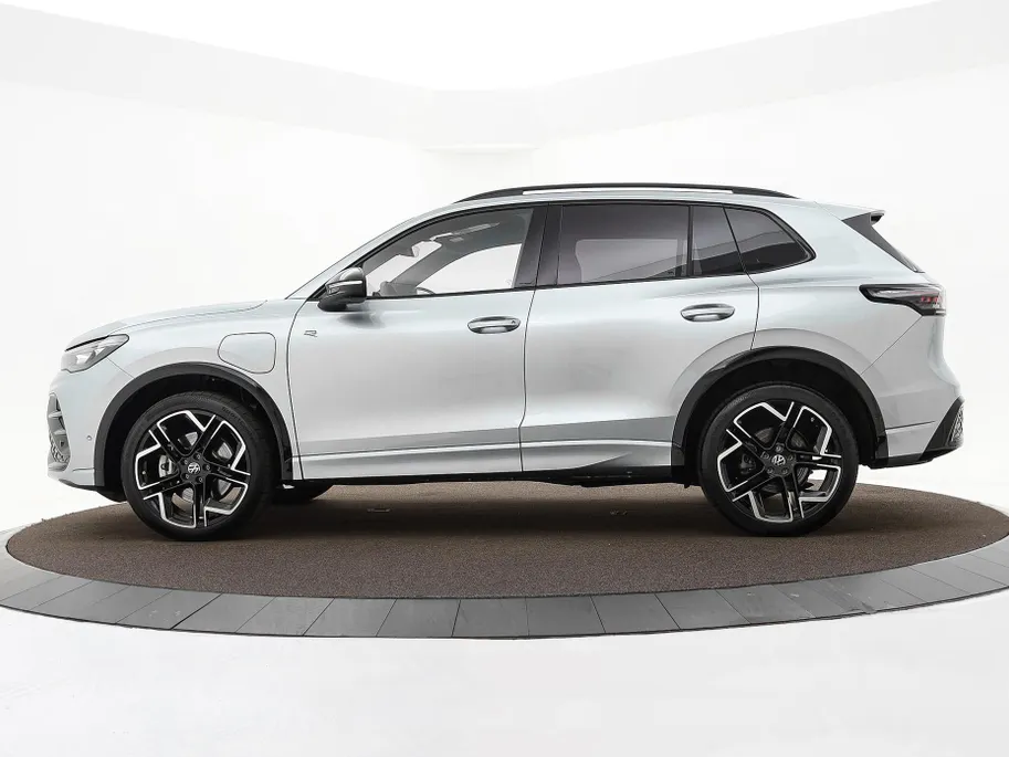 Volkswagen Tiguan 1.5 eHybrid 204pk DSG R-Line Edition · Trekhaak · 360 Camera ·  Matrix LED · Stuur- & Stoelverwarming · Garantie t/m 18-09-2030 of 100.000km