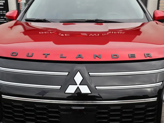 Mitsubishi Outlander 2.4 PHEV First Edition Trekhaak | All Seasonbanden