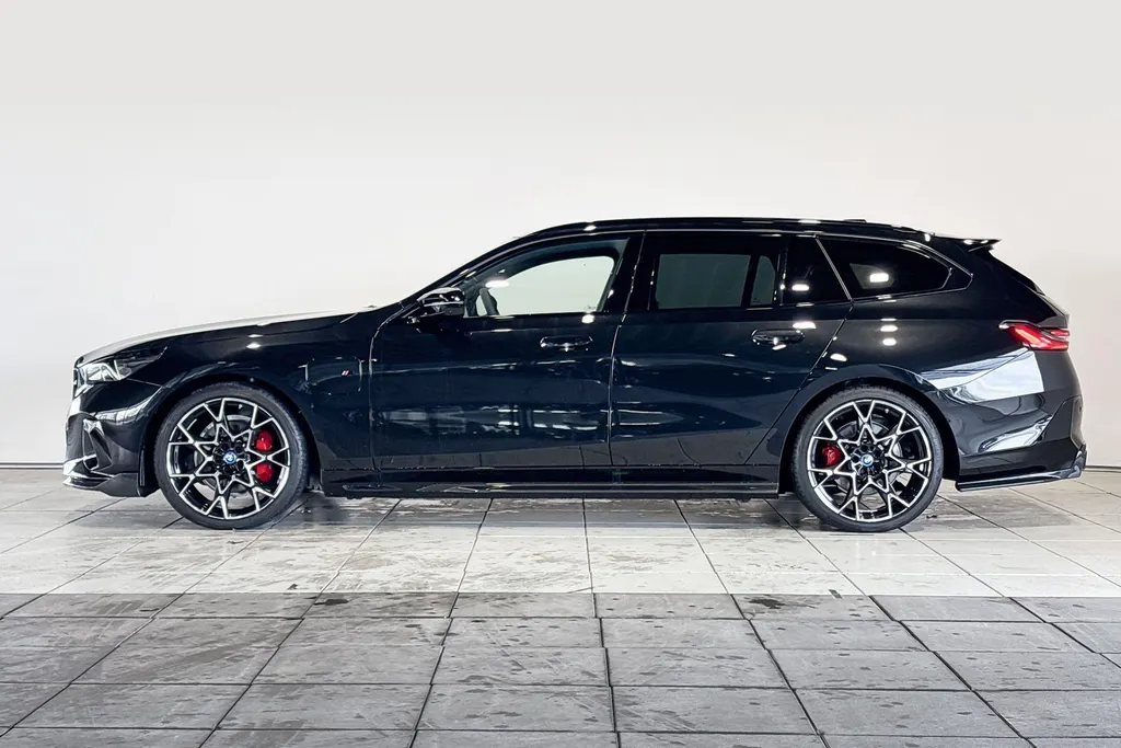 BMW 5 Serie Touring 530e M Sport Edition | M Performance Parts