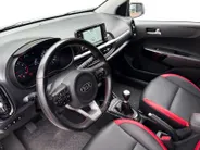 Kia Picanto 1.0 MPi GT-Line Edition Apple Carplay/Android Auto , navi , cruise , lm velgen , tel , camera , usb , sport stoelen , super mooie uitvoering . auto is voorzien van een nieuwe koppeling