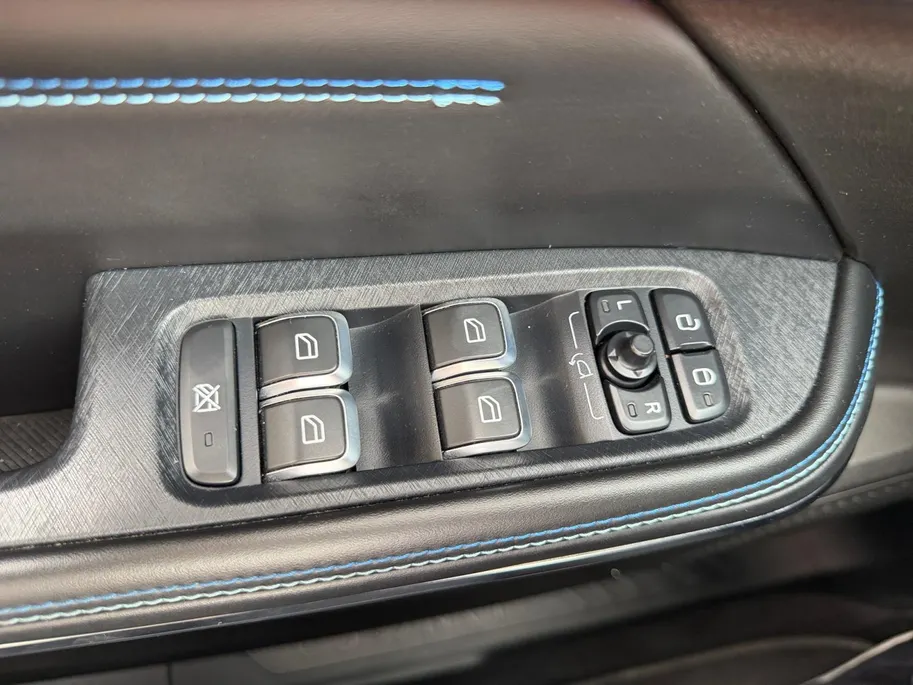 Lynk & Co 01 1.5 | Automaat | Panorama Dak | 360* Camera | Stoelverwarming | Apple Carplay/Android Auto | DAB | Climate Control | Cruise Control | Navigatie