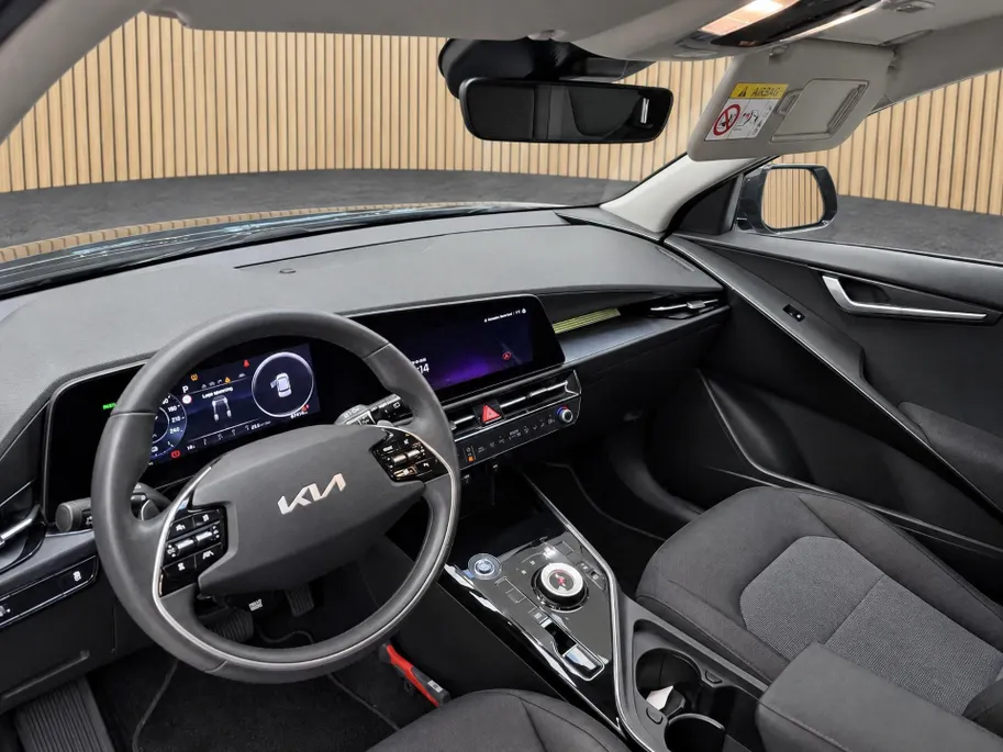 Kia Niro EV DynamicLine 64.8 kWh 100% SOH | Navigatie | Climate control | ACC | Achteruitrijcamera |