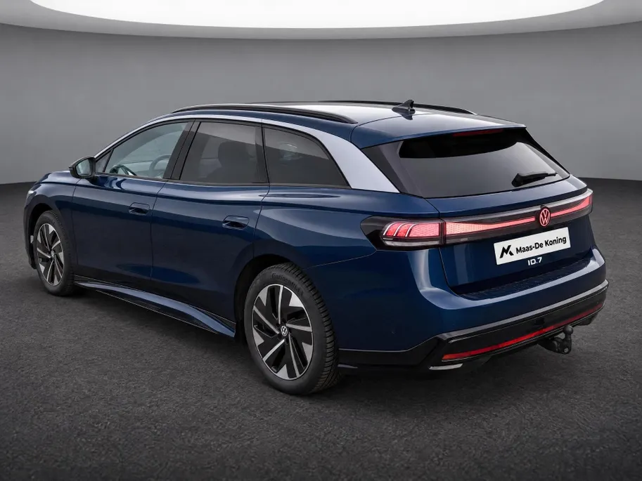 Volkswagen ID.7 Tourer Pro 77 kWh 210kW/286PK · Trekhaak · Navigatie · 360°Camera + parkeersensoren · Garantie t/m 17-10-2027