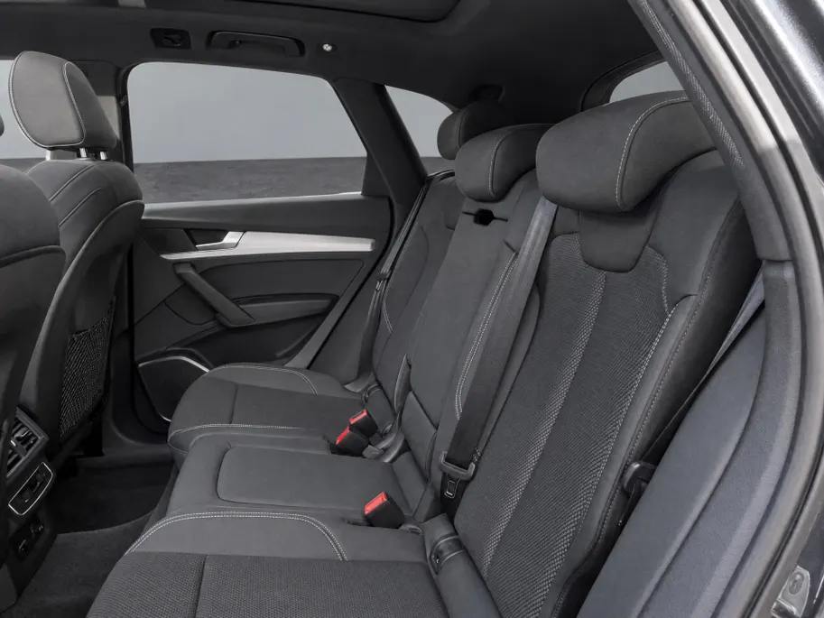 Audi Q5 50 TFSIe 299pk S-tronic S edition · Panoramadak · Camera · Matrix LED · Apple/Android Car Play · Elek. Achterklep ·
