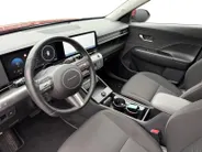 Hyundai Kona 1.6 GDI HEV Comfort Smart 19'' velgen Incl. resterend fabrieksgarantie! Zeer mooie uitvoering! ALS NIEUW!!