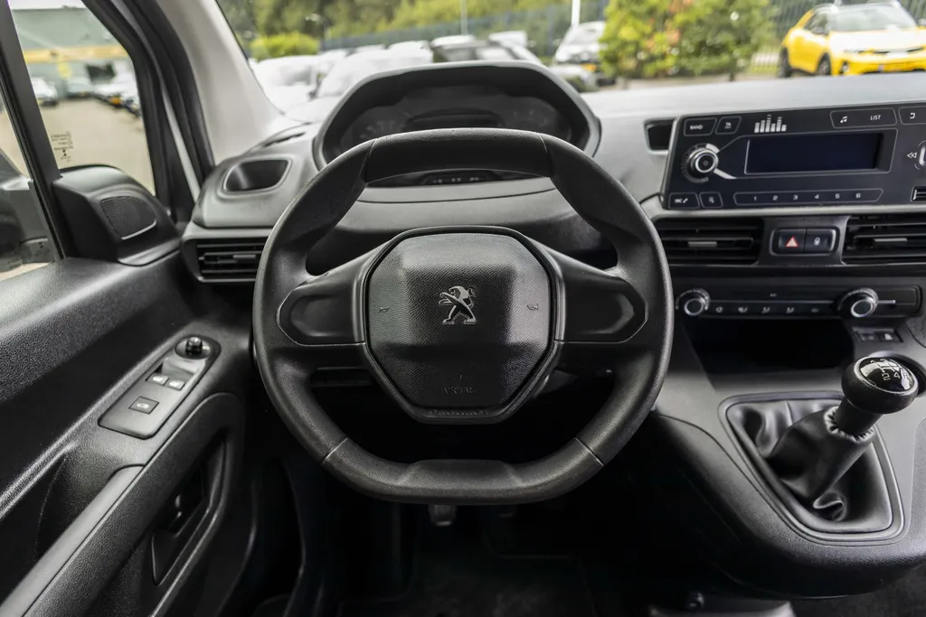 Peugeot Partner 1.5 BlueHDI Pro Long EX.BTW | Inclusief Imperial met ladderrol | All Season banden |