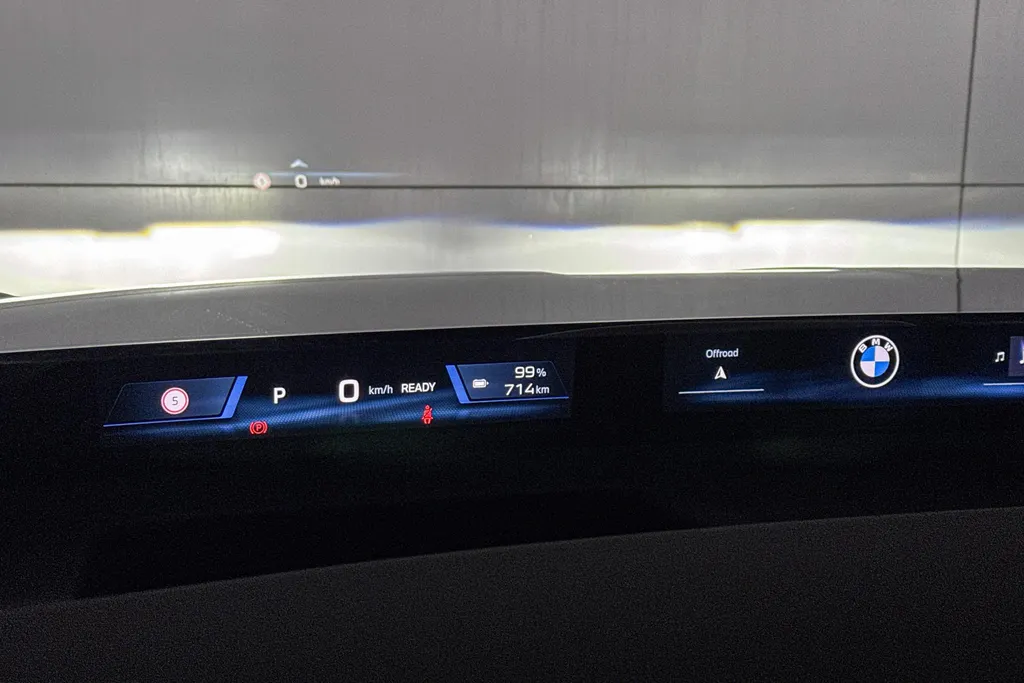 BMW iX3 50 xDrive 113 kWh