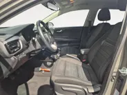 Kia Stonic 1.0 T-GDi MHEV DynamicPlusLine | Afneembare Trekhaak | Cruise Control | Climate Control | Navigatie | Camera | LM Velgen |