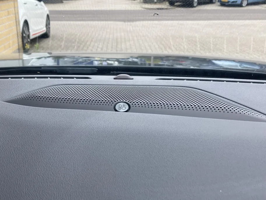 Ford Kuga 2.5 PHEV Vignale Afneembare trekhaak - Panoramadak - Headup Display - BLISS - Lederen bekleding - Elektrische achterklep
