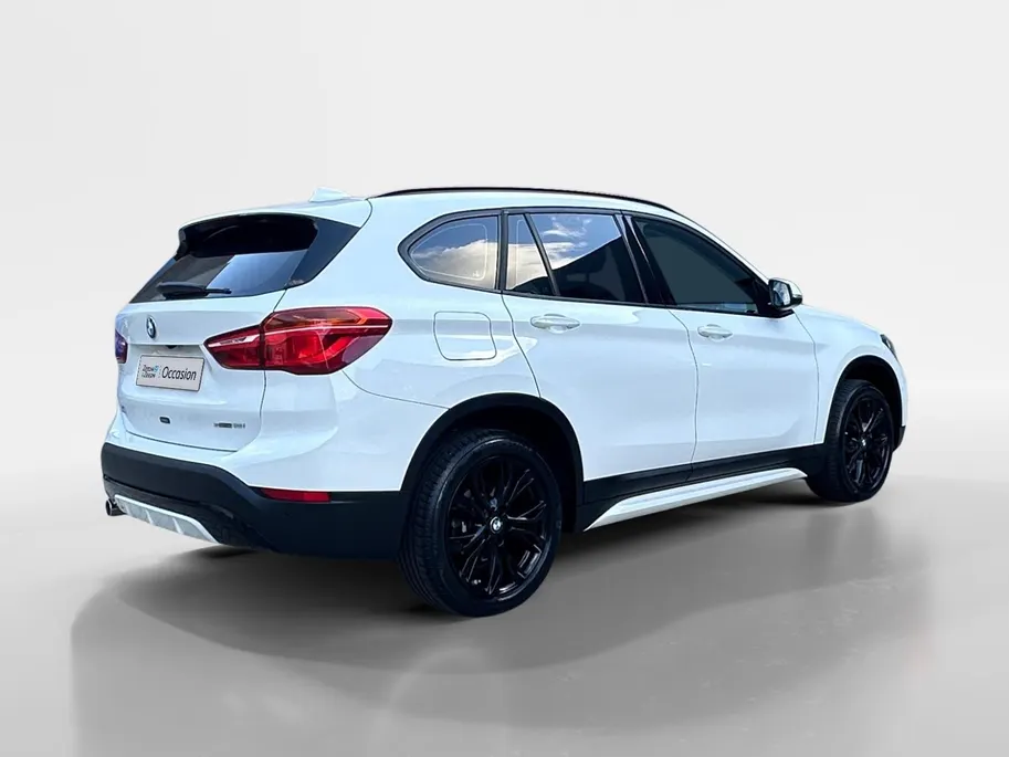 BMW X1 sDrive18i High Executive | Automaat | Head-Up Display | Automatische Achterklep | Panorama Dak | Stoelverwarming | Volledig Lederen Bekleding | Dealer Onderhouden | Camera | 12 Maanden BOVAG Garantie