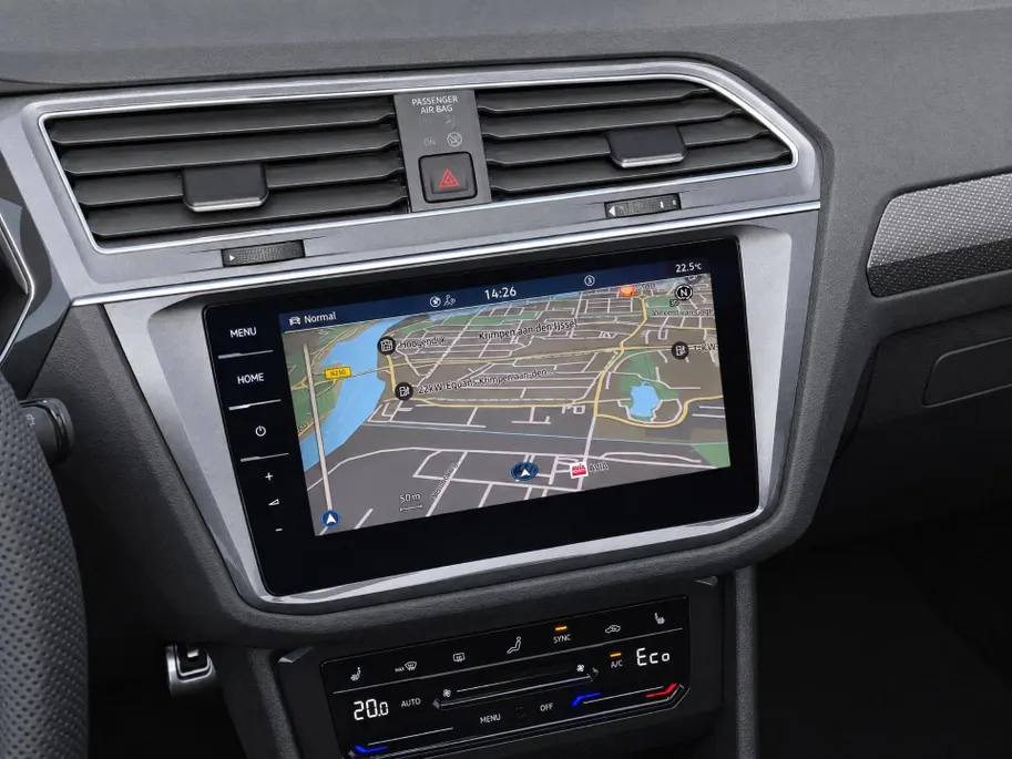 Volkswagen Tiguan 1.4 TSI eHybrid R-Line Business+ · Panoramadak · Trekhaak · 360°Camera · Apple/Android Car Play