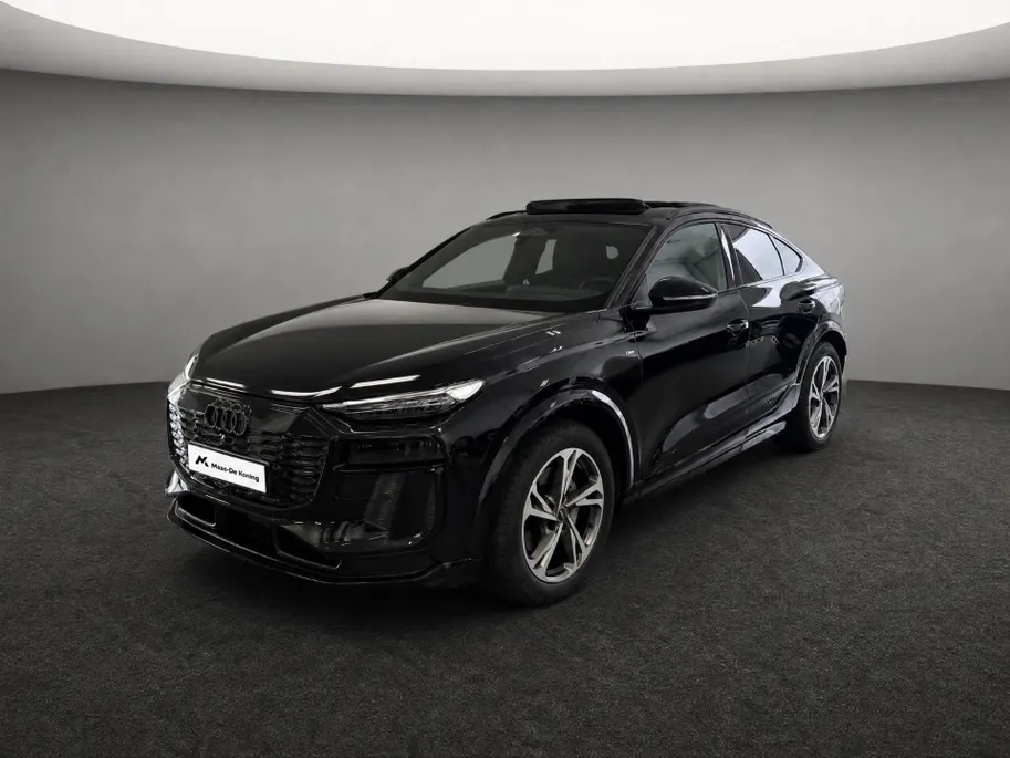 Audi Q6 e-tron S edition Quattro 100 kWh 387pk · SOH 97,1% · Panoramadak · 360 Camera · Wegklapbare Trekhaak · Elek. Voorstoelen · Kuipsport stoel · 20'' Inch · Garantie t/m 23-04-2030 of 100.000km