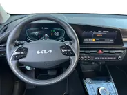 Kia Niro 1.6 GDi Hybrid DynamicLine Edition | Elektrisch Verstelbare Bestuurdersstoel | Dodehoekdetectie | Apple Carplay / Android Auto | Navigatiesysteem | Licht + Regensensor | Parkeersensoren Voor + Achter | Camera Achter | Cruise Control Adaptief | Rijstrookse