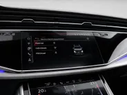 Audi Q7 55 TFSI e quattro Pro Line S 394 PK ·Leder bekleding · Assistentie. plus, remote park · Head-Up display · Glazen panorama dak · Bang & Olufsen