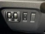 Renault Captur 120PK TCe Intens Automaat | Trekhaak | Navi | LM Velgen Hoogglans Zwart | Camera | Parkeersensoren | Full LED | Climate Control | Cruise Control | Keyless Entry | Elektrische Ramen & Spiegels | Licht & Regen Sensor |