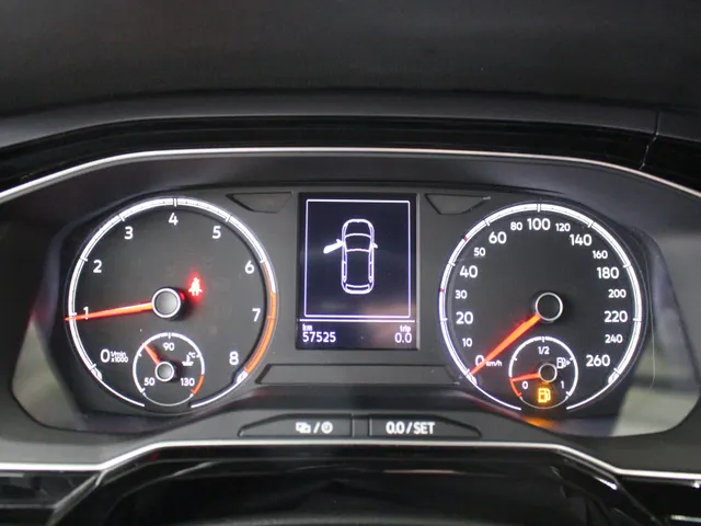 Volkswagen Polo 1.0 TSI DSG R-Line Navigatie | Stoelverwarming | Climate Control