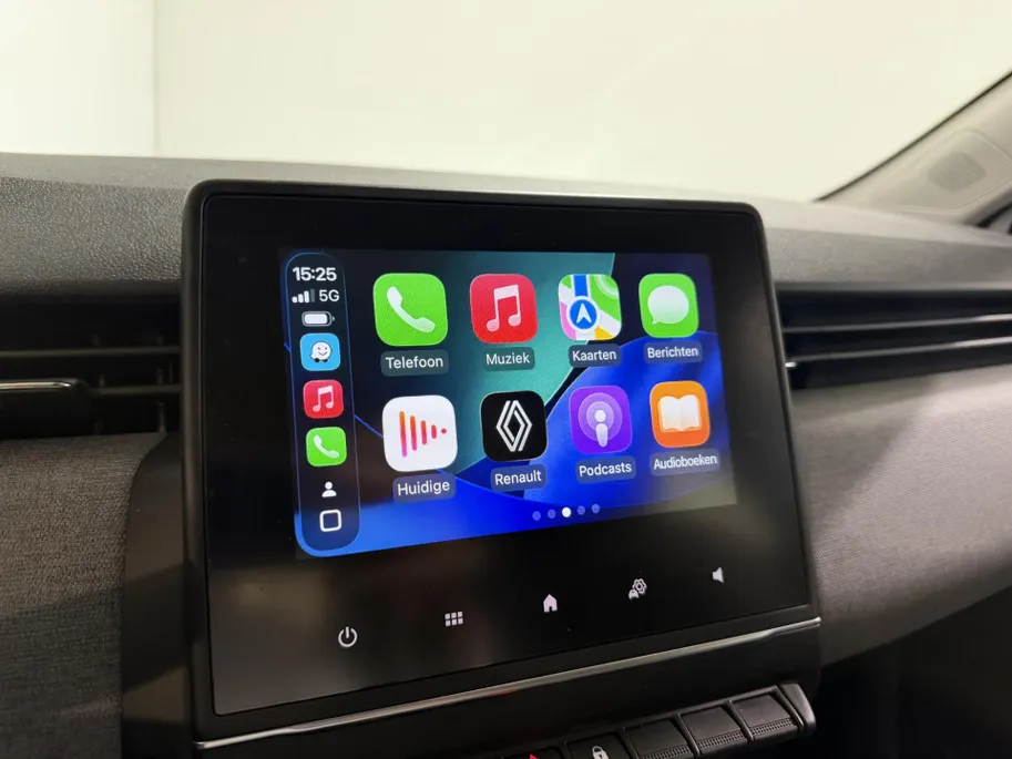 Renault Clio 90PK TCe GPF Evolution | DEMO | Navi | Camera | Apple CarPlay/Android Auto | Parkeersensoren | Airco | Licht & Regen Sensor | Cruise Control | Full LED | Digital Cockpit |