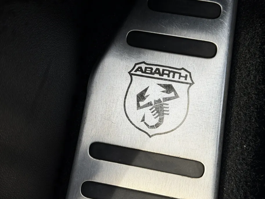 Abarth 500C 1.4 T-Jet 165 PK Turismo | Leder | Carplay | Monza | Beats | 17'