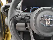 Toyota Yaris Cross 1.5 Hybrid Launch Edition | Slechts 12.000 km! | JBL Audio | Head-Up Display | Adaptieve Cruise Control | Camera | Keyless Entry | Stoel- & Stuurverwarming
