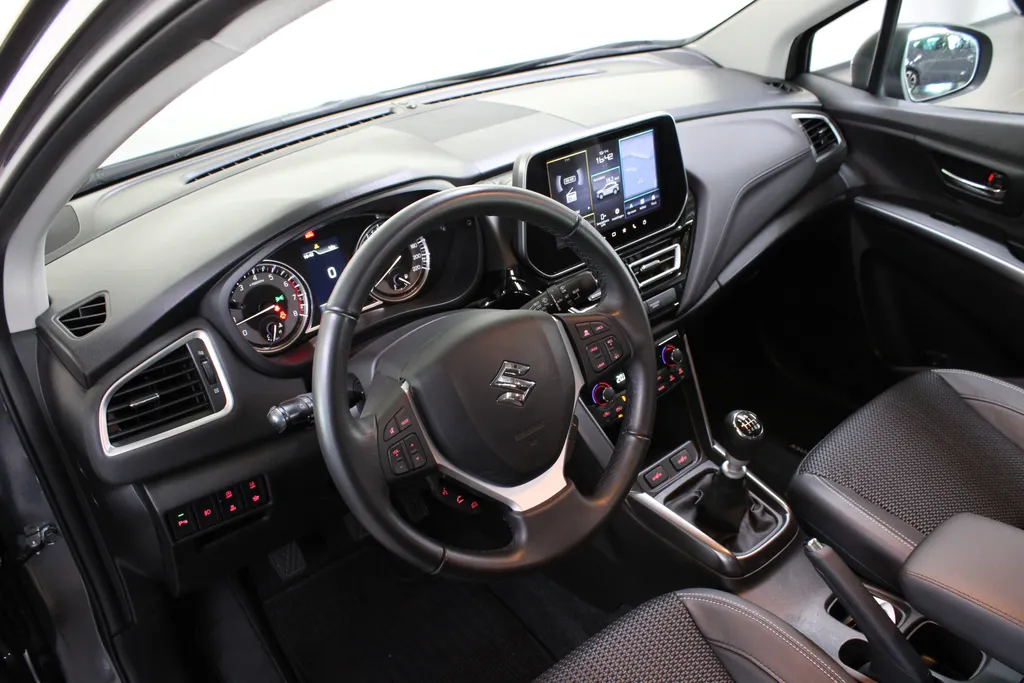 Suzuki S-Cross 1.4 Boosterjet Style Smart Hybrid / Pano. / 360° Camera / Navigatie / Adaptive cruise control /