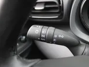 Mazda 2 Hybrid 1.5 Select | 16' LM | Stoel- & stuurverwarming | HUD | Camera | Dodehoek sensor |
