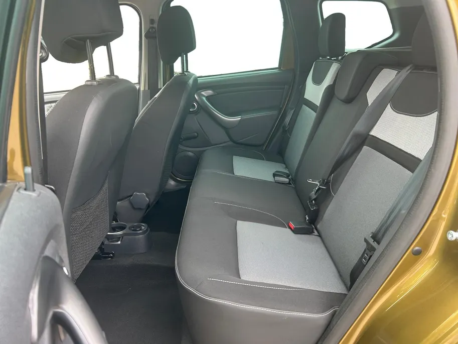 Dacia Duster 1.2 TCe 4x2 Lauréate |Trekhaak| lage Kmst| Airco| 12 maanden Bovag  Garantie|