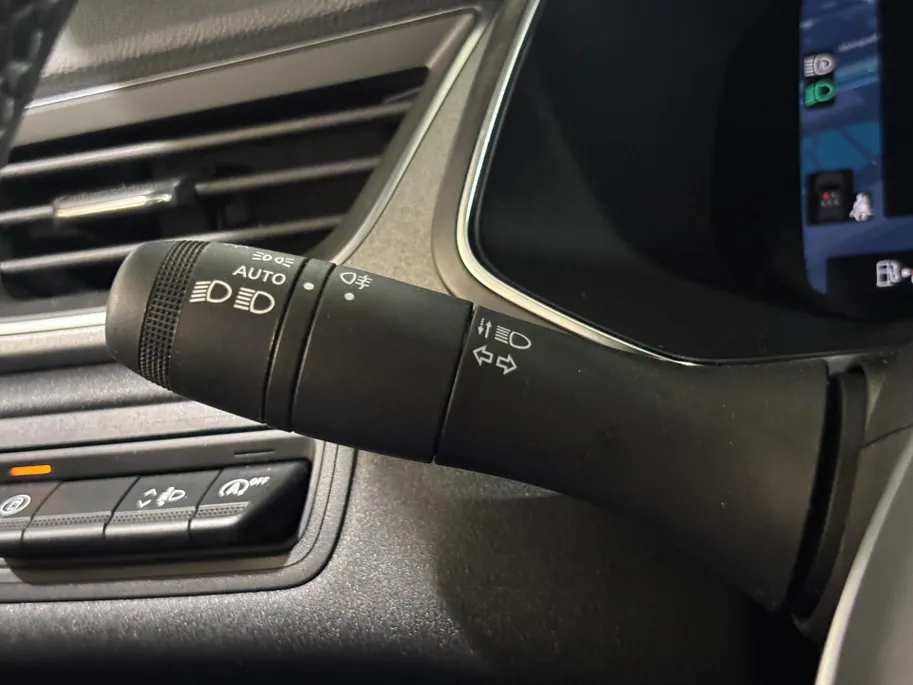 Renault Captur 90PK TCe Techno | Pack Winter | Navi | Climate Control | Camera | Parkeersensoren | Apple CarPlay/Android Auto | Lichtmetalen Velgen | Full LED | Armsteun | Digital Cockpit |
