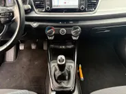 Kia Rio 1.0 TGDI DynamicLine | Navigatie | Airco | Apple Carplay / Android Auto | Achterruitrij Camera | Lichtmetalen Velgen |