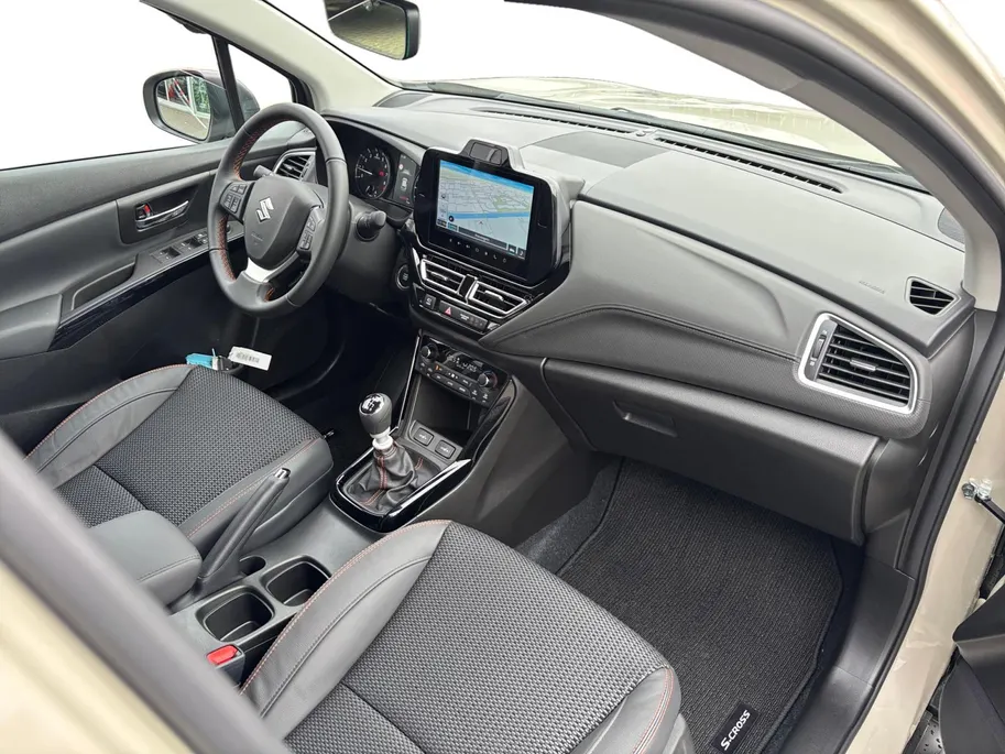 Suzuki S-Cross 1.4 Boosterjet Special Edition Smart Hybrid | €3.500,- voordeel | Direct leverbaar | 10 jaar garantie | 17inch Lichtmetalen velgen | Hoge instap