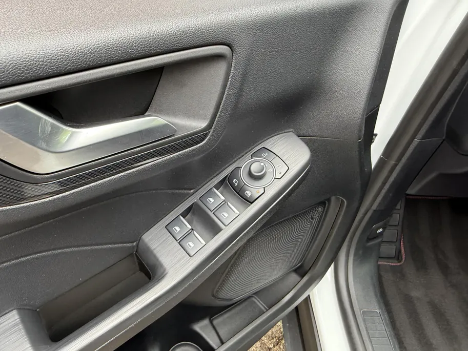 Ford Kuga 2.5 PHEV ST-Line-navi-winterpack-Frozen White