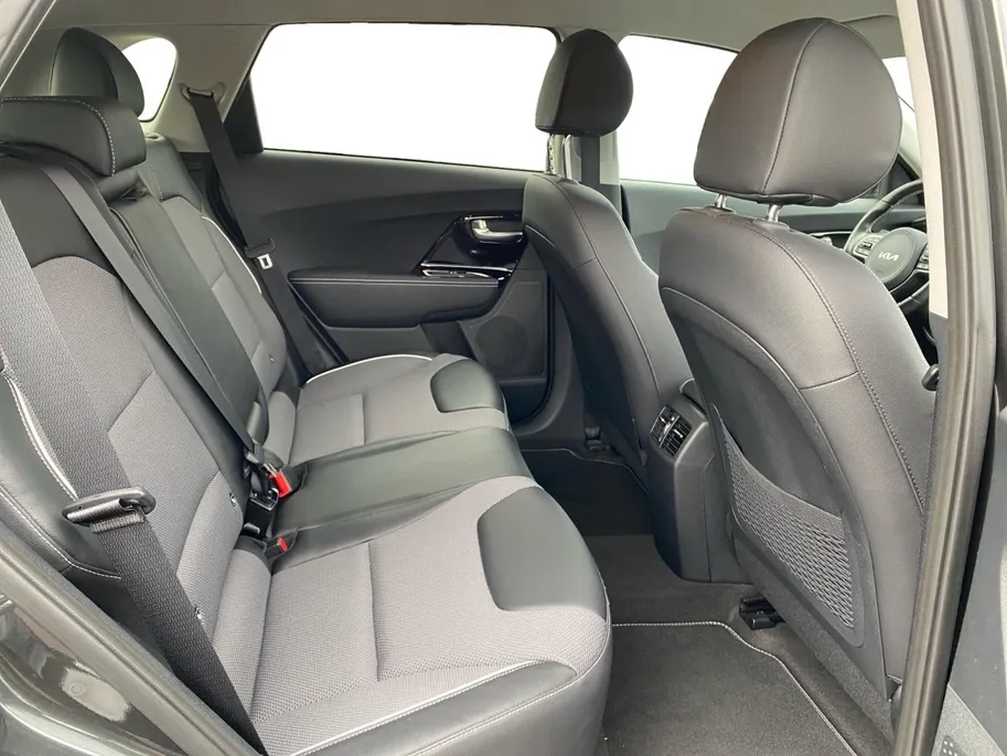 Kia e-Niro Edition 64 kWh | Navigatie | Climate control | Parkeer camera | Stoel + Stuurverwarming