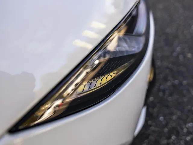 Jaguar F-TYPE P575 AWD R 75