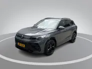 Volkswagen Tiguan 1.5 eTSI 150pk DSG R-Line Edition · 360 Camera · Apple/Android Car Play · Sfeerverlichting · Massage · Black Style · 20'' Inch ·