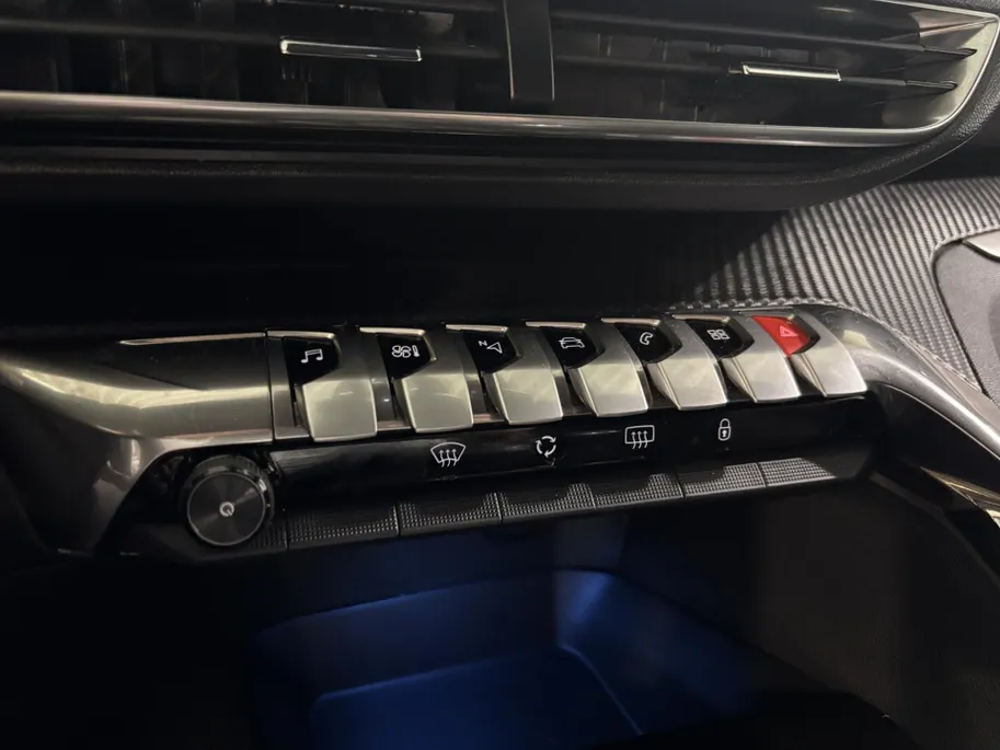 Peugeot 3008 1.2 - 130PK PureTech Allure | Elektrische Achterklep | Digital Cockpit | Navi | Camera | Parkeersensoren | Apple CarPlay/Android Auto | Lichtmetalen Velgen | Adaptive Cruise Control |