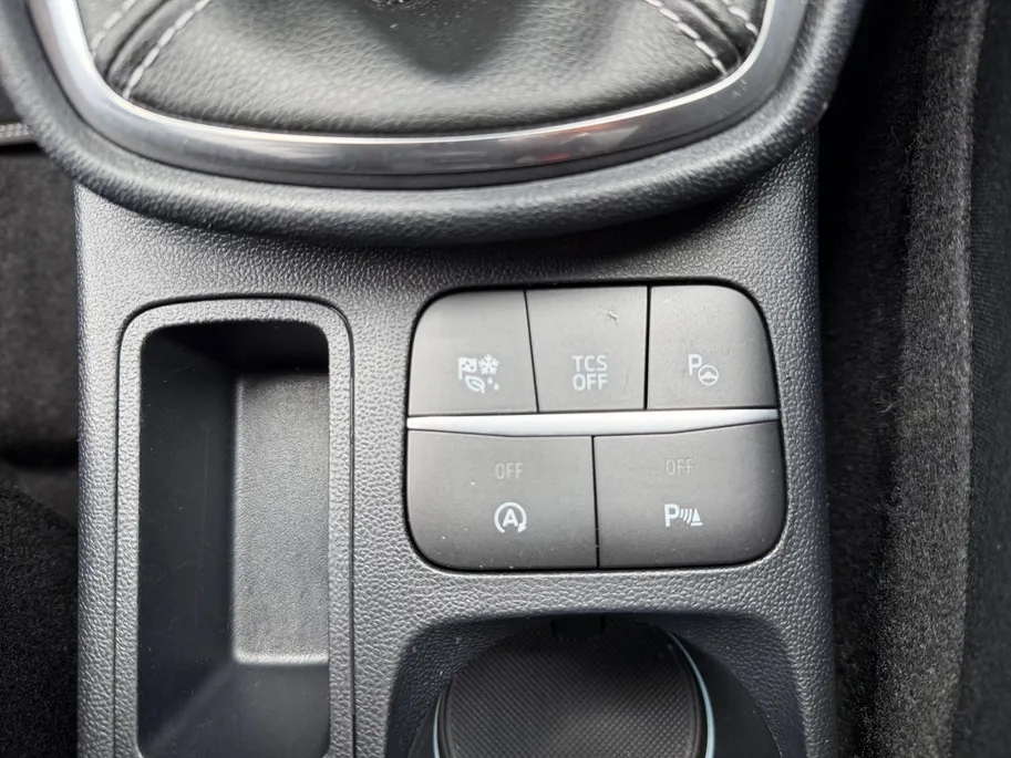 Ford Fiesta 1.0 EcoBoost Hybrid Vignale | Dealer onderhouden | NL auto | Adapt. cruise control | Pano dak | BLIS | Winter pack | Parkeersensoren voor en achter | Achteruitrijcamera | 17' lichtmetalen velgen | Bovag garantie |