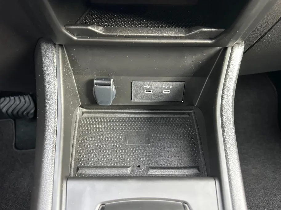 Renault Captur 1.8 E-Tech full hybrid 160 techno | Automaat | Apple Carplay & Android Auto | Cruise & Climate Control | Camera | Parkeersensoren | Navigatie | 12 Maanden BOVAG Garantie