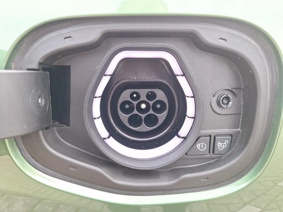 Ford Kuga 2.5 PHEV Titanium | Panoramadak | Camera | Navigatie | Climate Control | Draadloze Apple Carplay&Android Auto | 17' Lichtmetaal | Parkeersensoren |