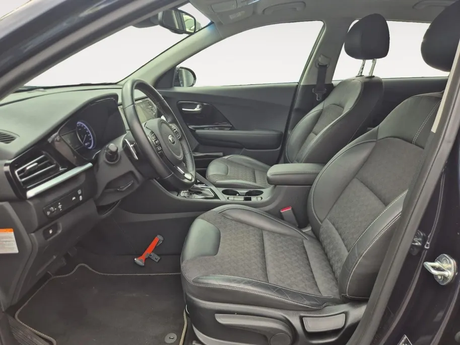 Kia Niro 1.6 GDi Hybrid DynamicLine | Cruise Control | Climate Control | Camera | Navigatie | Trekhaak |