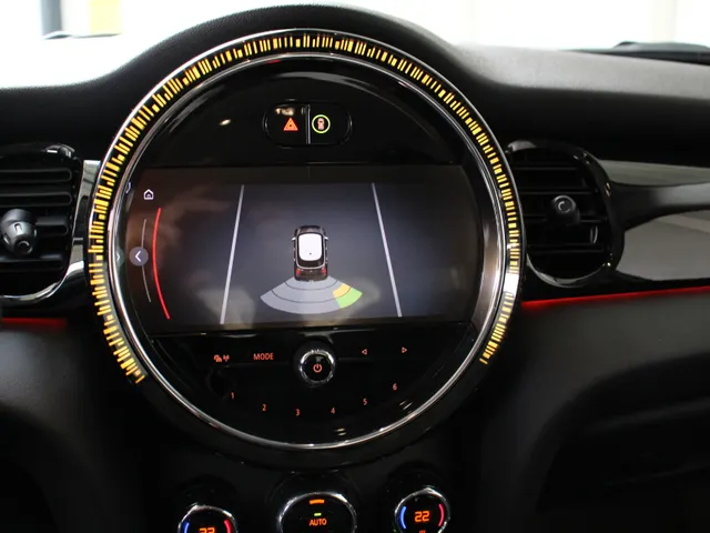 MINI Cooper Mini 1.5 Camden Edition Automaat | Navigatie | Climate Control | Cruise Control