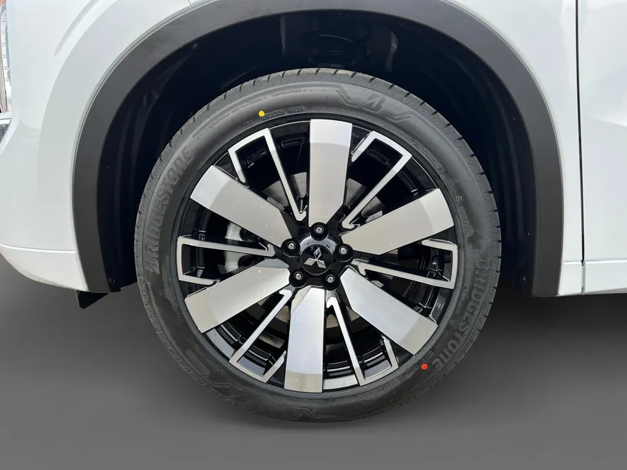 Mitsubishi Outlander 2.4 PHEV Instyle € 5.000 euro korting eigen voorraad| 8 jaar garantie| Snel leverbaar | Totaalprijs op is op.m26