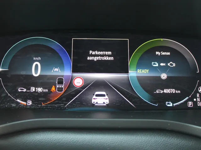 Renault Arkana 1.6 E-Tech Hybrid 145 R.S. Line | navigatie | lederen bekleding | BOSE audio