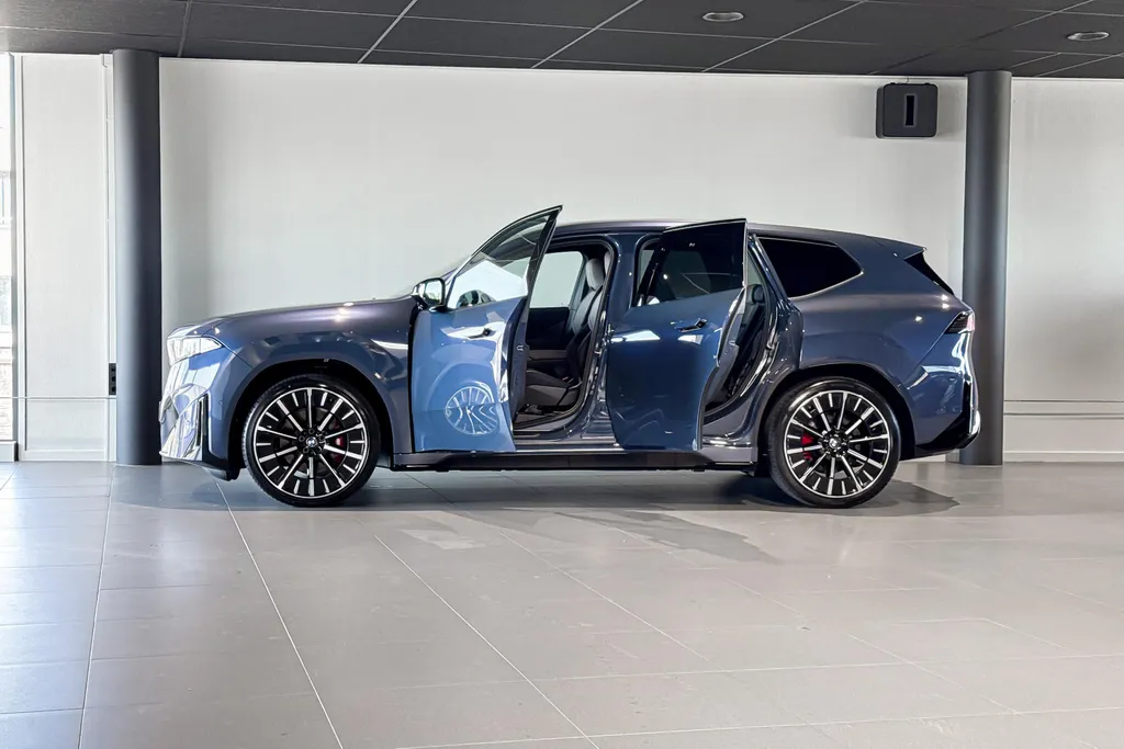 BMW iX3 50 xDrive 113 kWh