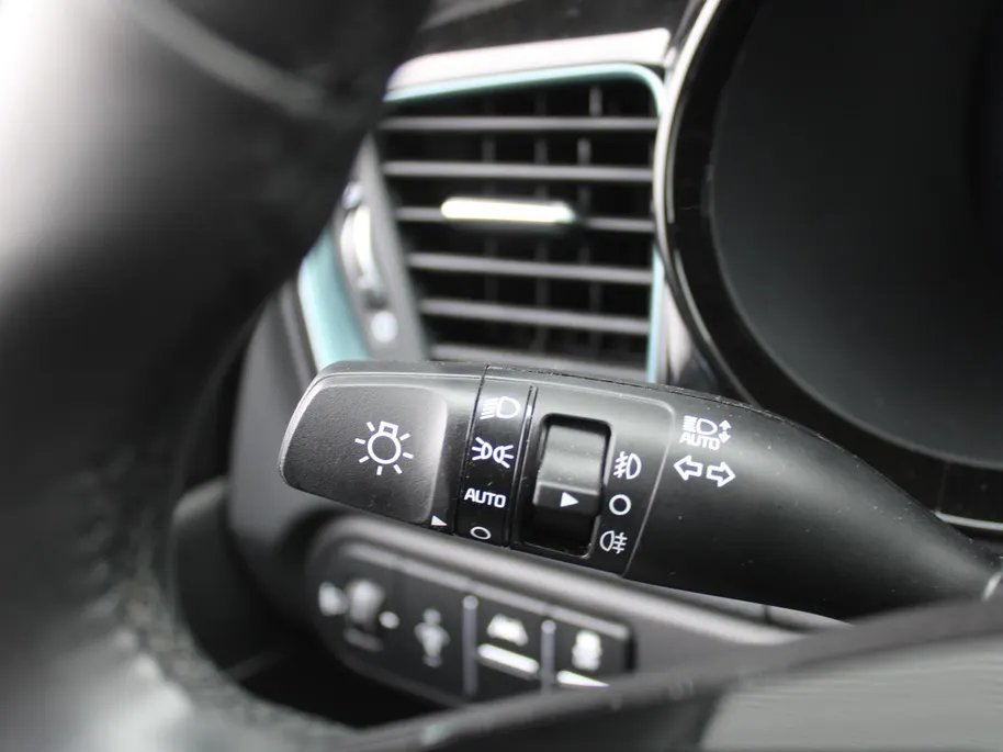 Kia Ceed Sportswagon 1.0 T-GDi MHEV Design Edition | Stuur-/stoelverwarming | Cruise adapt. | Camera | 16' LM | Elek. achterklep | JBL audio | LED |