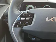 Kia Niro EV Edition Advanced 64.8 kWh Accu 100% | 1e Eigenaar | Dealer onderhouden | Cruise Control Adaptief | Stoelverwarming | Camera | Apple Carplay & Android Auto | Leder | Fabrieksgarantie t/m 28-3-2031 + 3x 1 jaar* | NAP