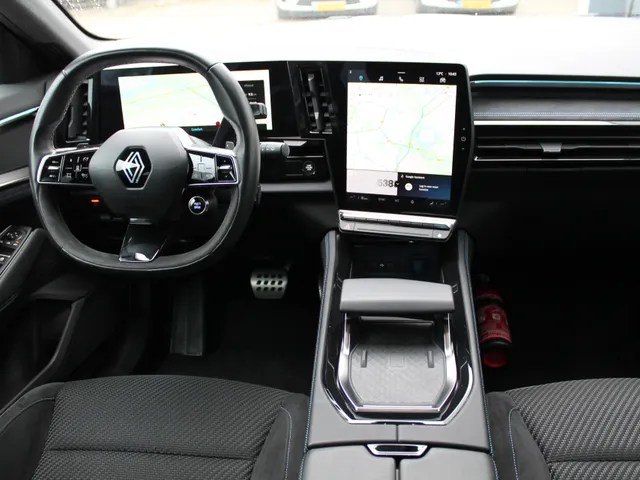 Renault Espace E-Tech full hybrid 200 PK esprit Alpine 7 persoons | 4 wielsturing | Stuurverwarming | Google Navigatie | Camera 360 | Achterklep elektrisch |