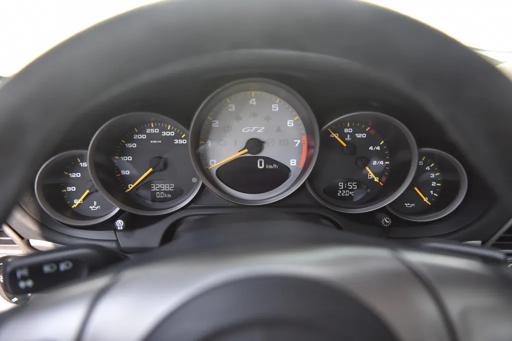 Porsche 911 3.6 GT2