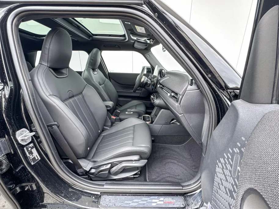 MINI Cooper 5-deurs 1.5 Cooper C John Cooper Works M