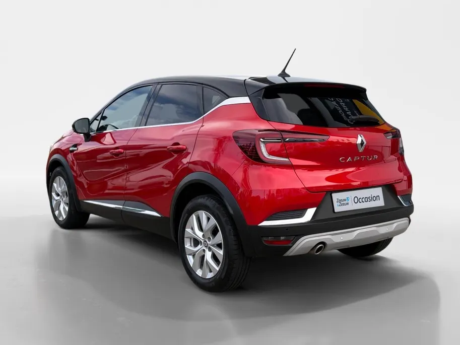 Renault Captur 90PK TCe Intens | Navi | Camera | Climate Control | Parkeersensoren | Apple CarPlay/Android Auto | Licht & Regen Sensor | Full LED | Lichtmetalen Velgen | Armsteun |